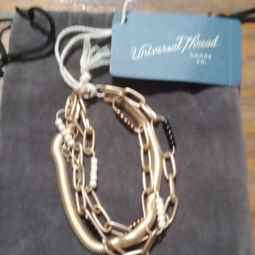 Universal Thread Bracelet - Picture 2 of 2